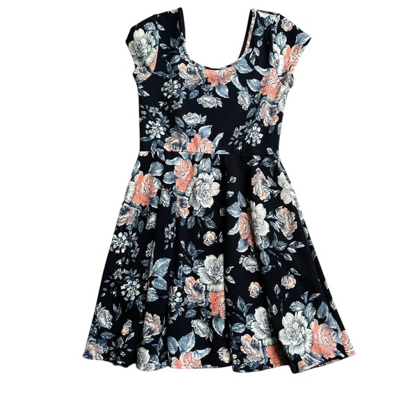 Aeropostale Dresses & Skirts - Aeropostale women’s size medium Floral Dress - Black and Pink